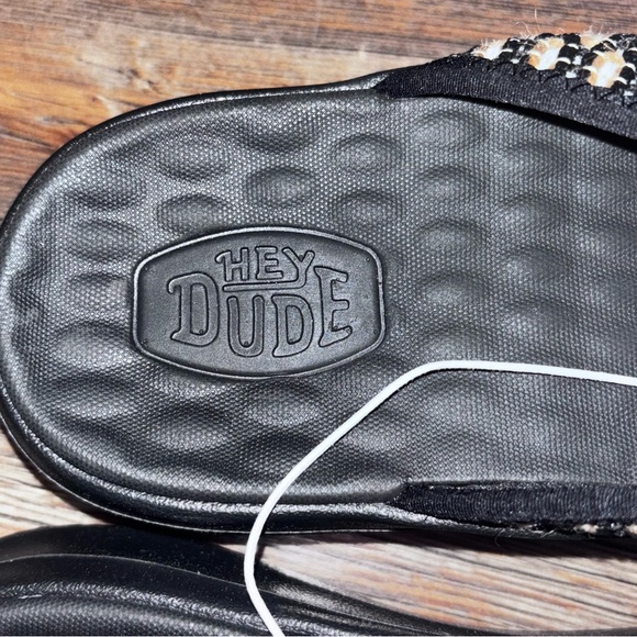 Hey Dude Flip Flops Sandals Women’s 9 Tide Black Thick Cushion Sole Comfort - Picture 6 of 7